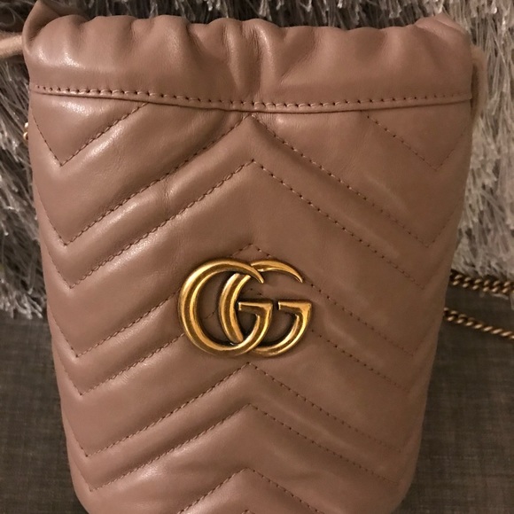 Gucci Leather Bucket Pouch - Picture 6 of 8